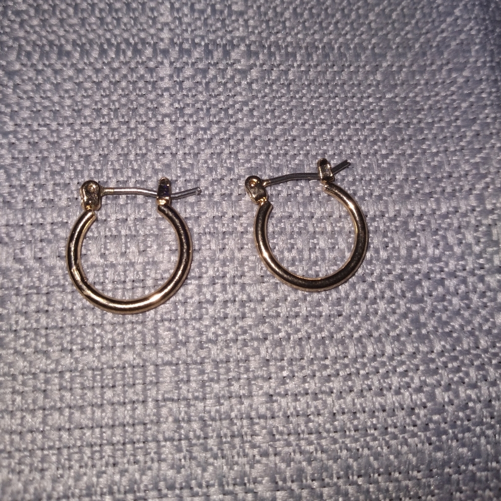 Gold Hoop earrings // everyday earrings